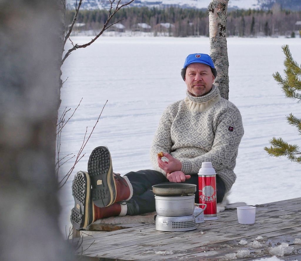 “En lähde mihinkään ilman eväitä, en töissä enkä kotona", Janne Kylmämaa sanoo.